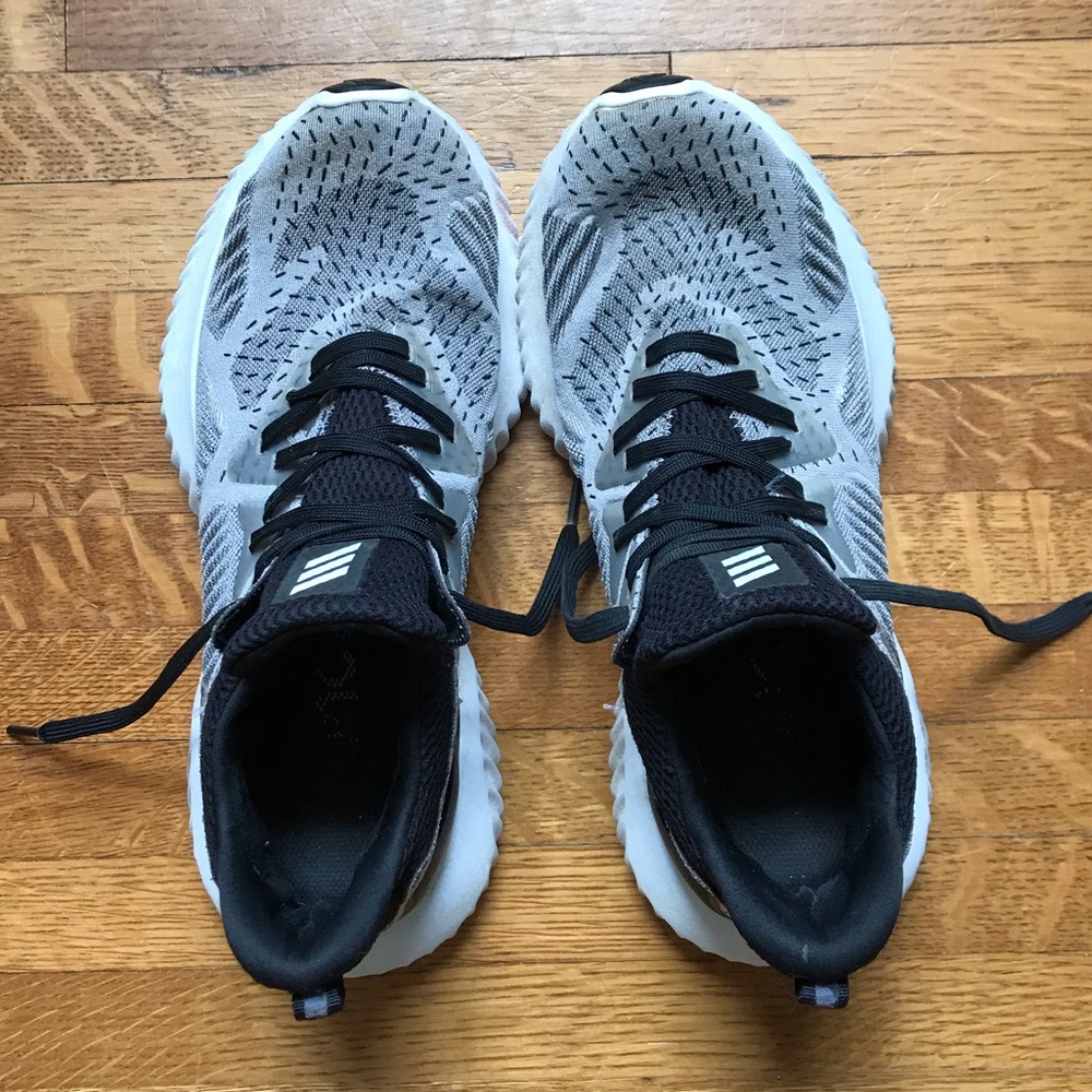 Adidas Alpha Bounce - Size 8